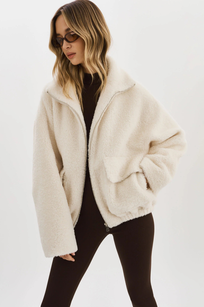18-KIM_sherpa-jacket-OFF-WHITE-lamarque