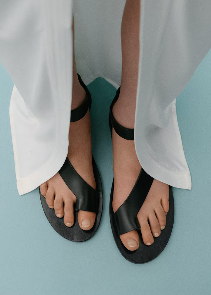 11-buckle-leather-sandals-victoria-beckham-mango